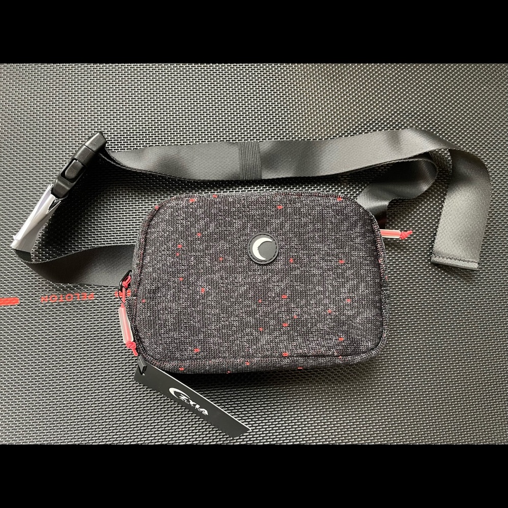 Zyia belt bag